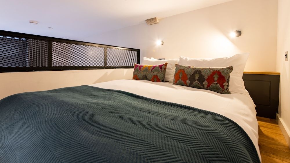 Linton Collection - Blackfriars Lofts Standard Apartment, 1 Bedroom, Mezzanine 2