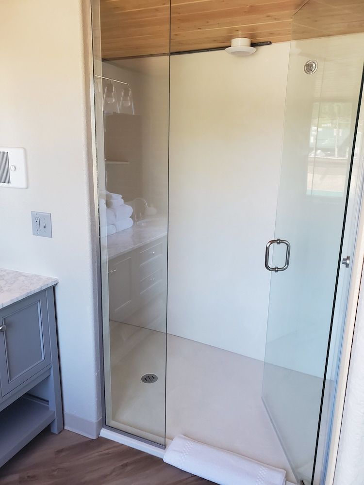 The Hotel Sturgis Panoramic Room, City View 14