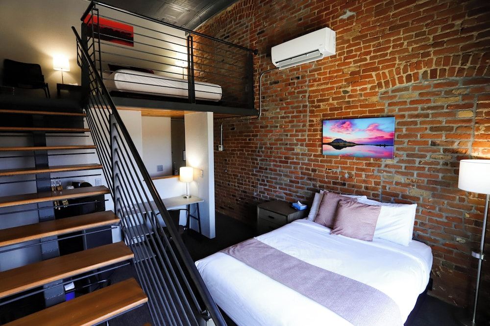 The Hotel Sturgis Signature Room, Multiple Beds, Accessible, City View 5