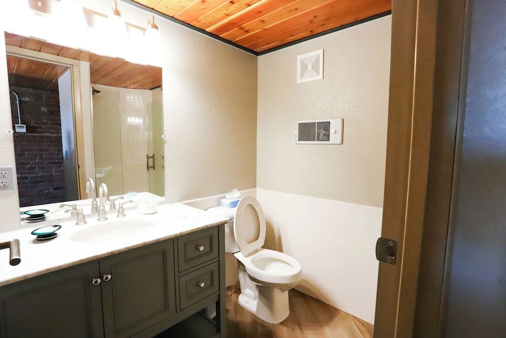 The Hotel Sturgis Signature Room, Multiple Beds, Accessible, City View 15