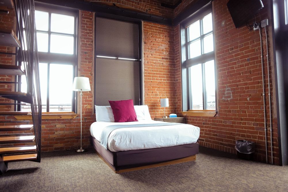 The Hotel Sturgis Panoramic Room, City View 9