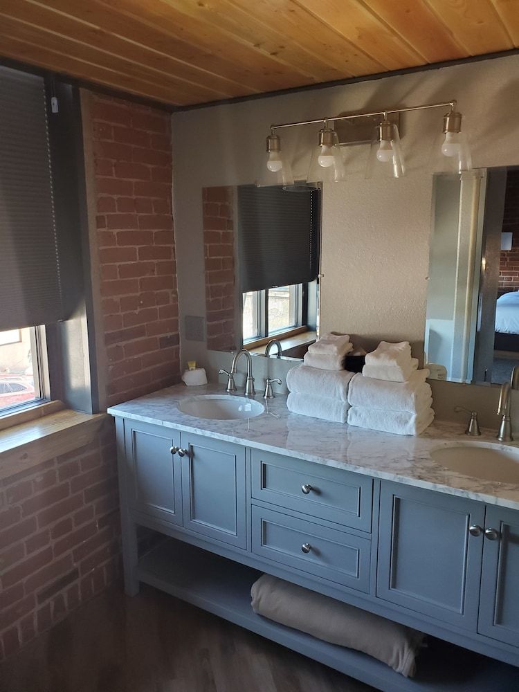 The Hotel Sturgis Panoramic Room, City View 11