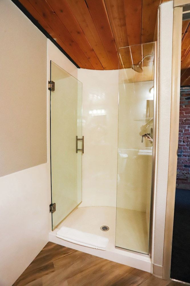 The Hotel Sturgis Signature Room, Multiple Beds, Accessible, City View 16