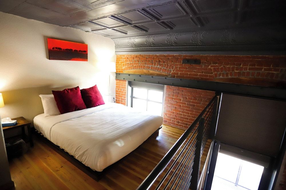 The Hotel Sturgis Panoramic Room, City View 6