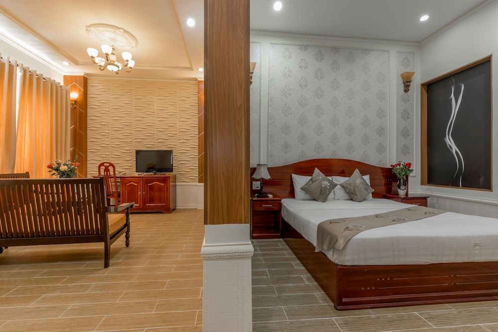 Suite, Garden View