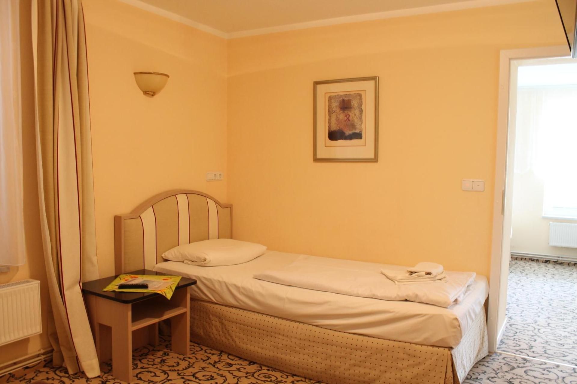 Triple Room Souterrain