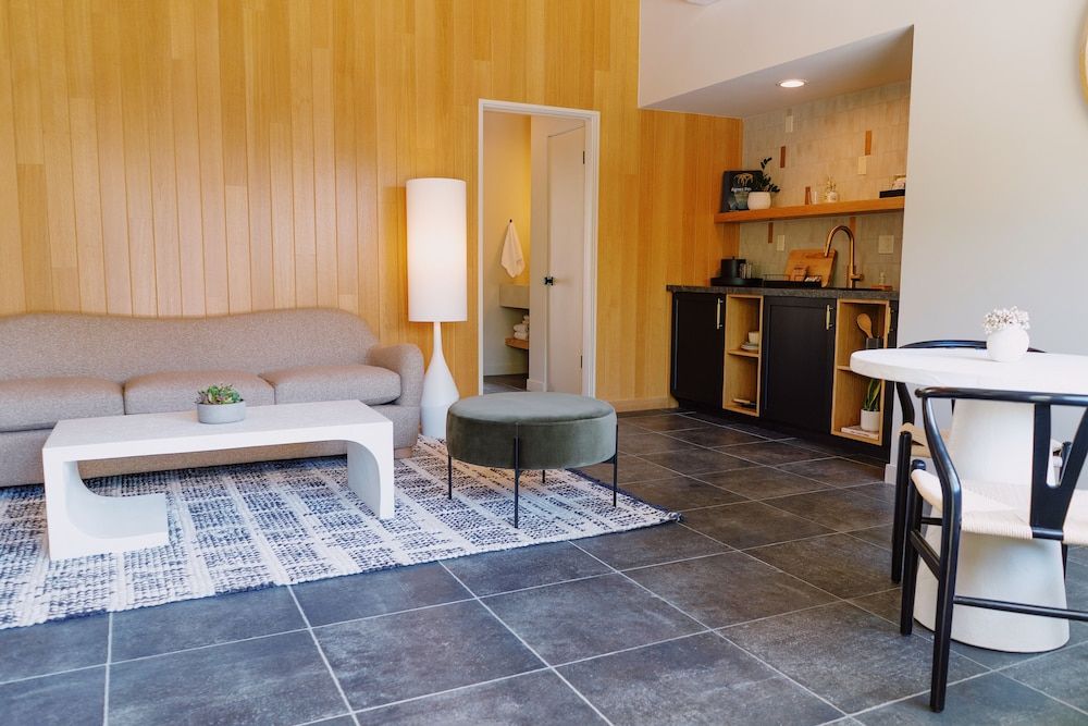 Azure Sky Hotel - Adults Only Suite 7