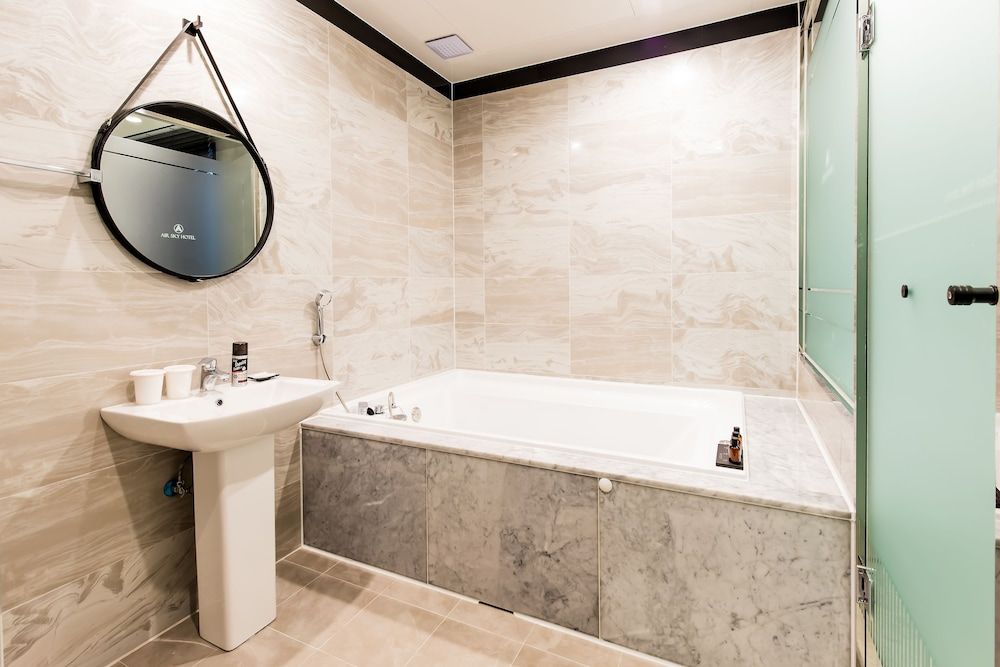 Air Sky Hotel Standard Room - Comp Airport Shuttle upon request 6