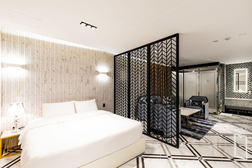 undefined Air Sky Hotel