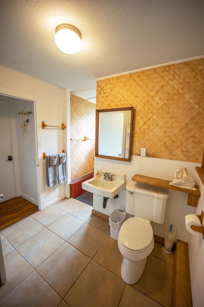 Hilo Vacation Rental Basic Double Room, 1 Double Bed, Private Bathroom 5