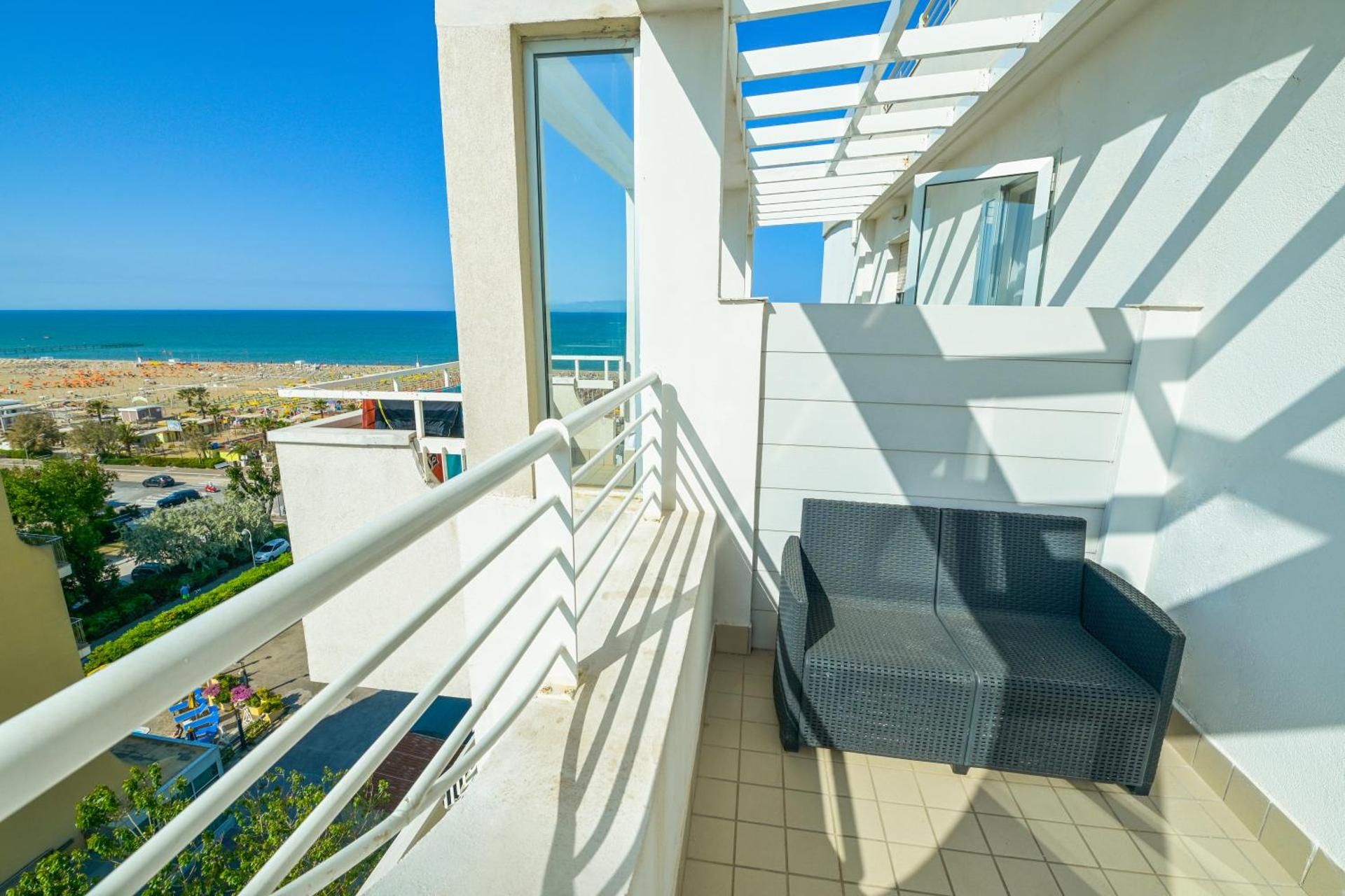 Panoramic Suite with Lateral Sea View