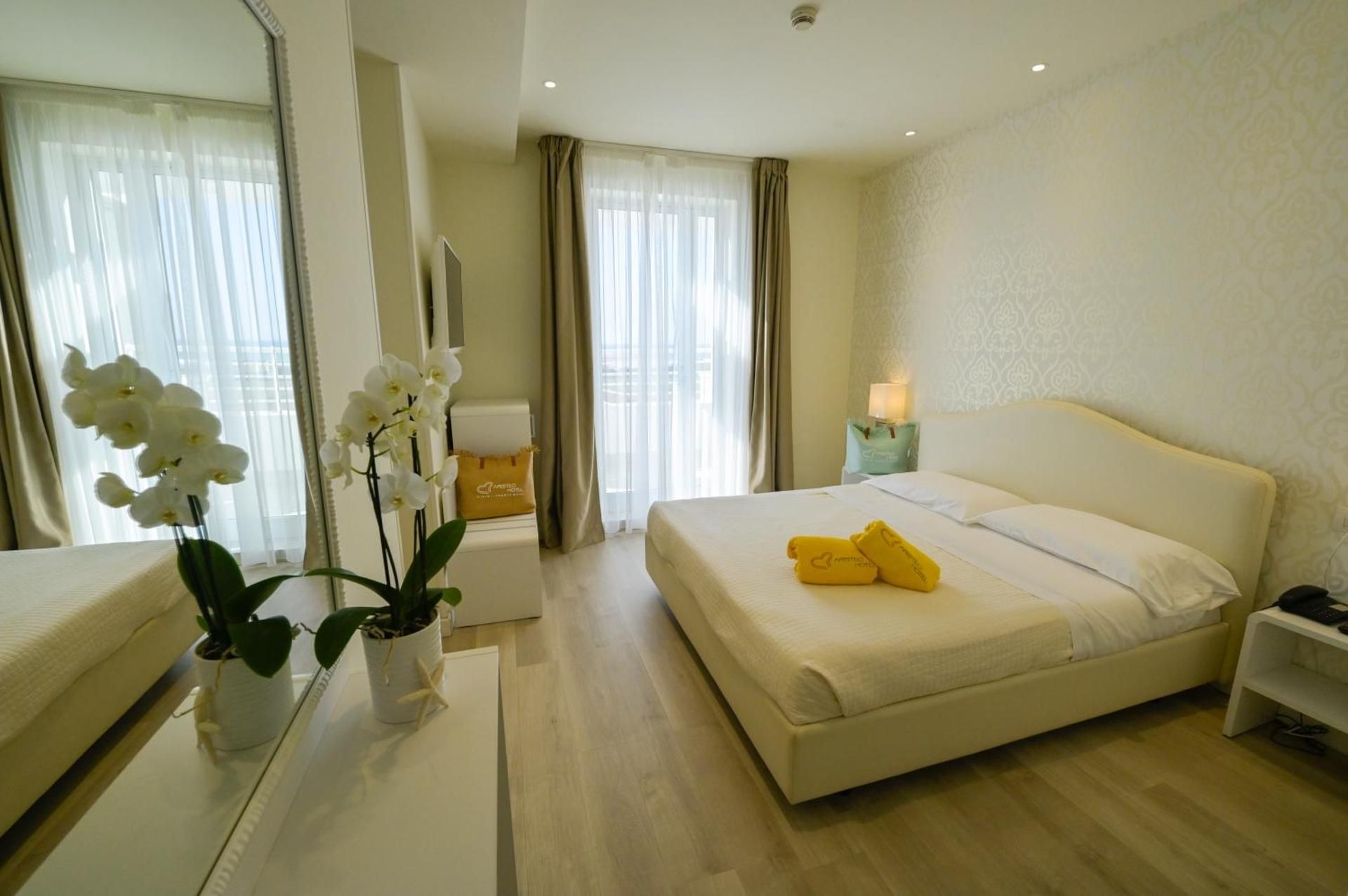 Panoramic Suite with Lateral Sea View