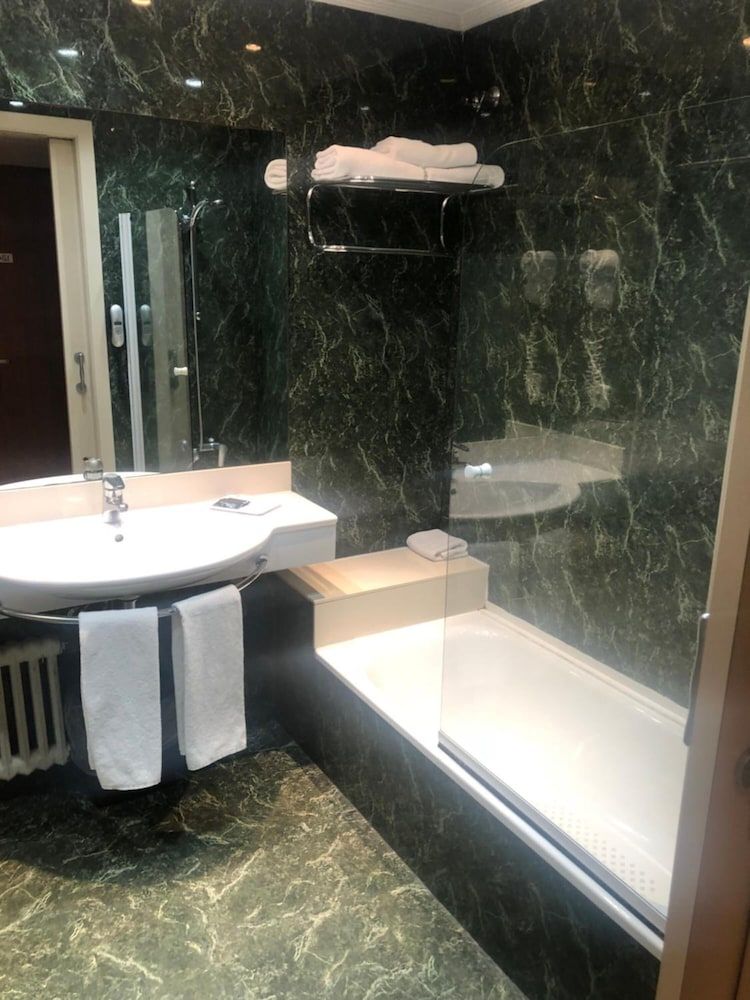 Hotel Urpi Family Room 5