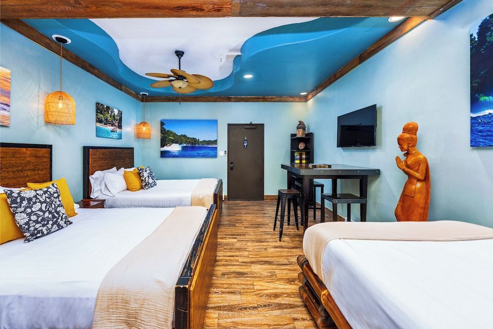 Nomads Hotel - Near San Clemente Pier Bali Room 4