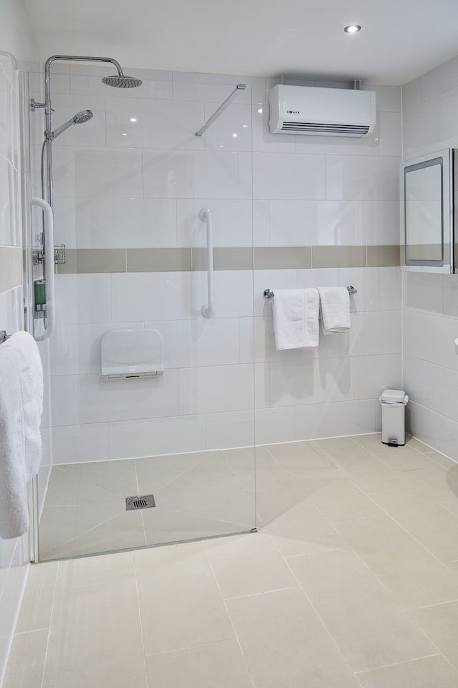 Appleby Inn Hotel Accessible Double or Twin Room, Multiple Beds 7