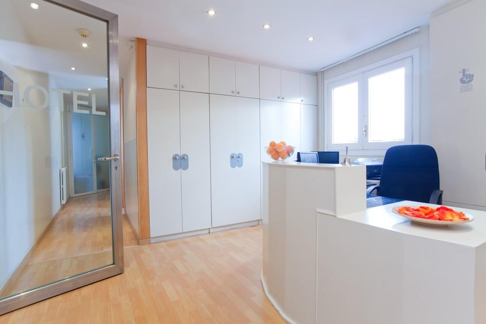 undefined BcnStop Sagrada Familia Apartments 2