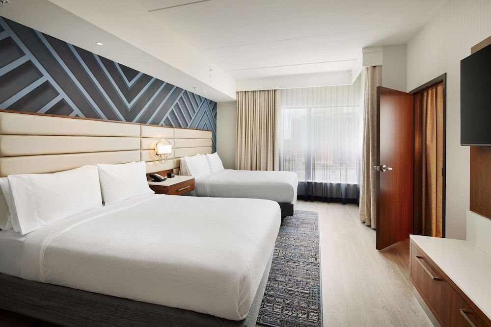 undefined Embassy Suites by Hilton Atlanta Airport North 4