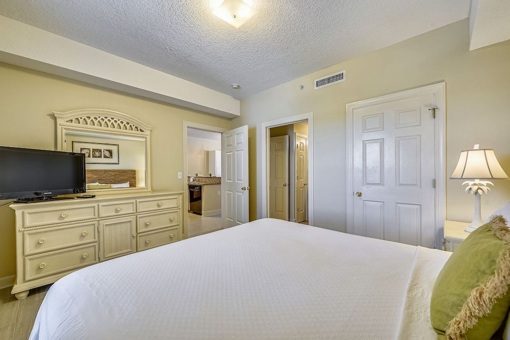 Condo, 2 Bedrooms, Balcony, Ocean View (1404)