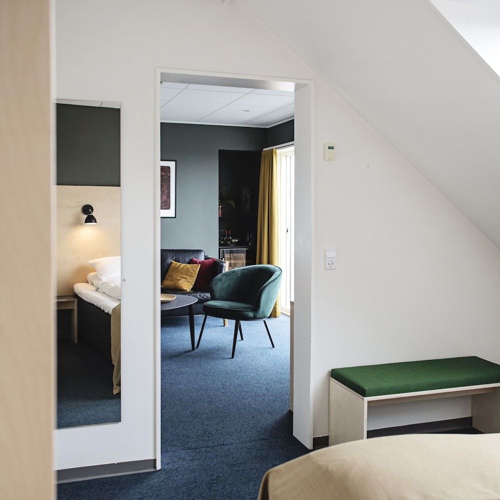 62N Hotel Suite, Balcony, Harbor View 6