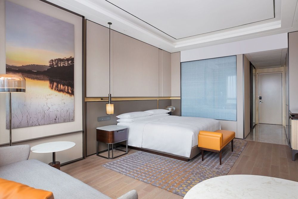 Sheraton Shanghai Fengxian Room, 1 King Bed, Non Smoking 2