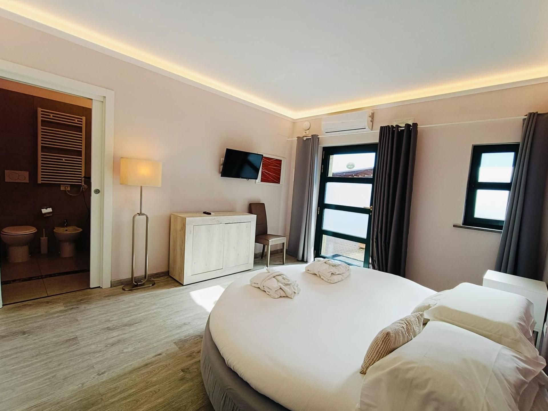 Double Room with Spa Bath