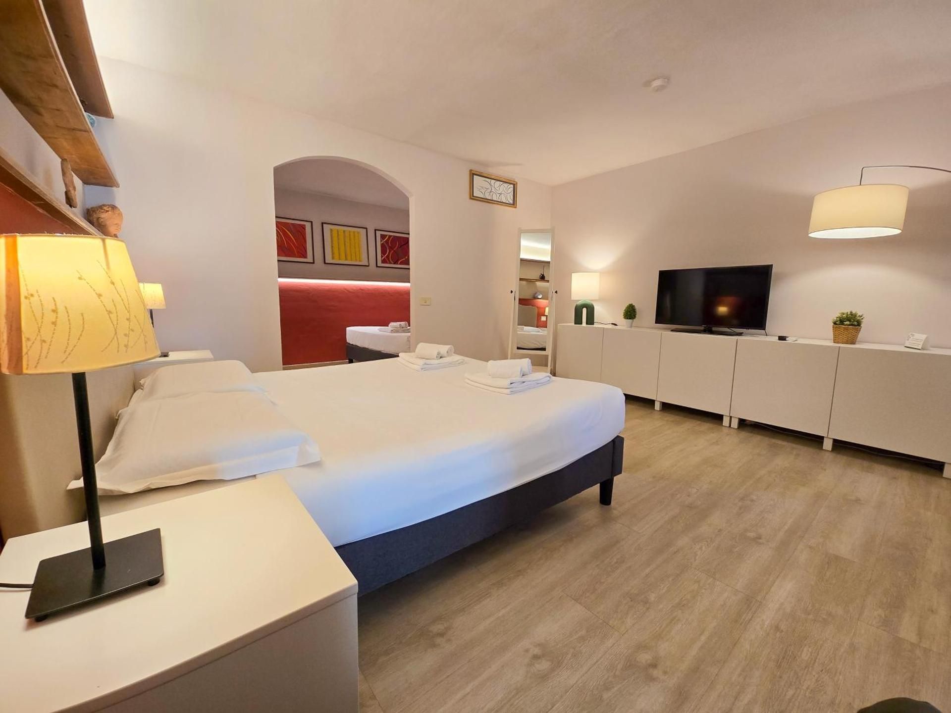 Superior One-Bedroom Apartment