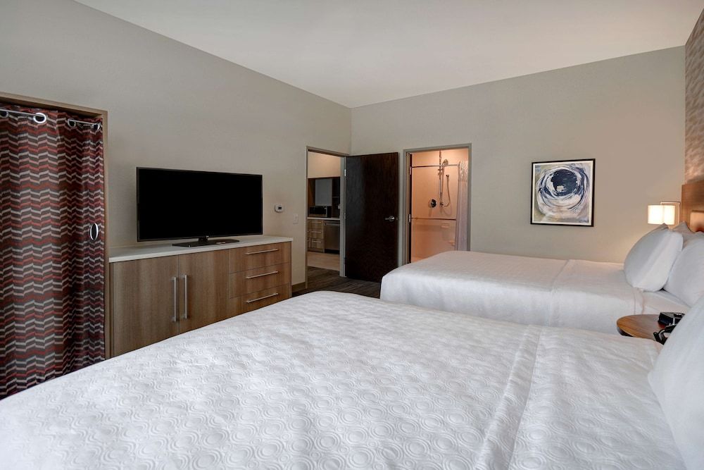 Suite, 2 Queen Beds, Accessible (Roll-In Shower)