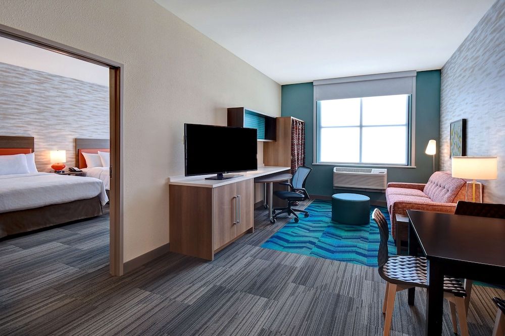 Suite, 2 Queen Beds, Accessible, Bathtub