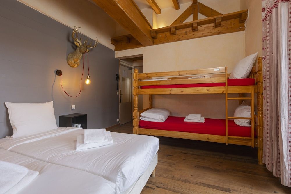 Quadruple Room, Terrace Mont-Blanc View