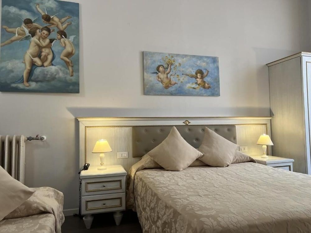 Hotel Genova Liberty Family Room 2