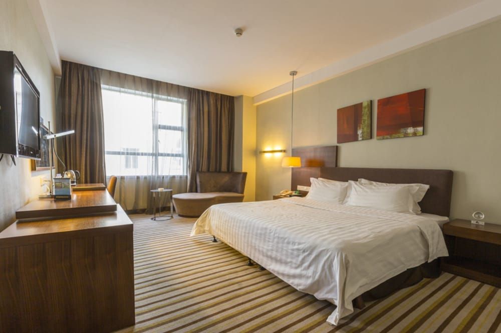 undefined Poly Hotel 10