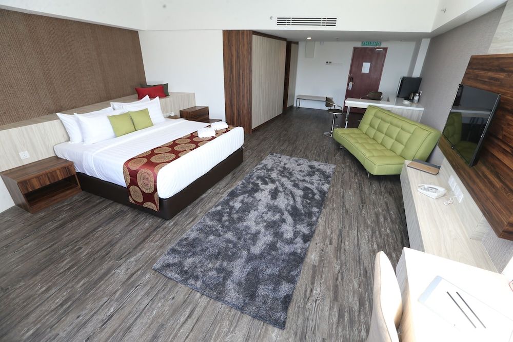 Amerald Resort Hotel Desaru Grand Deluxe King 2