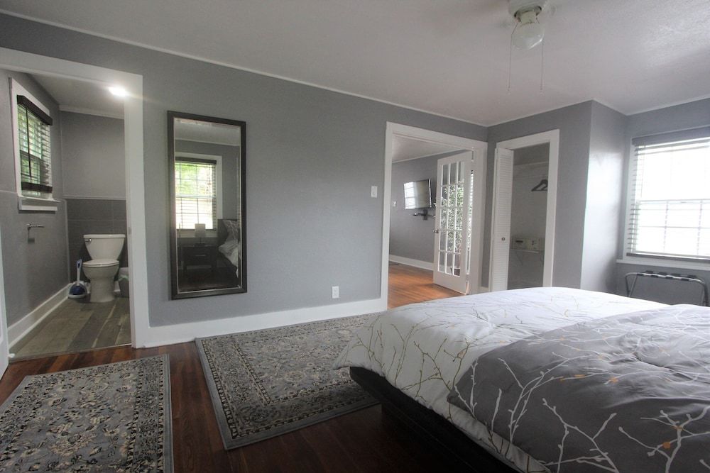 The George Manor Grand Suite 2