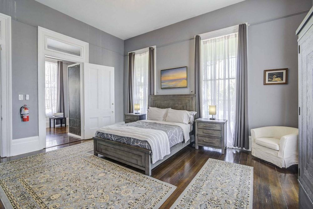 The George Manor The Grey Suite 7