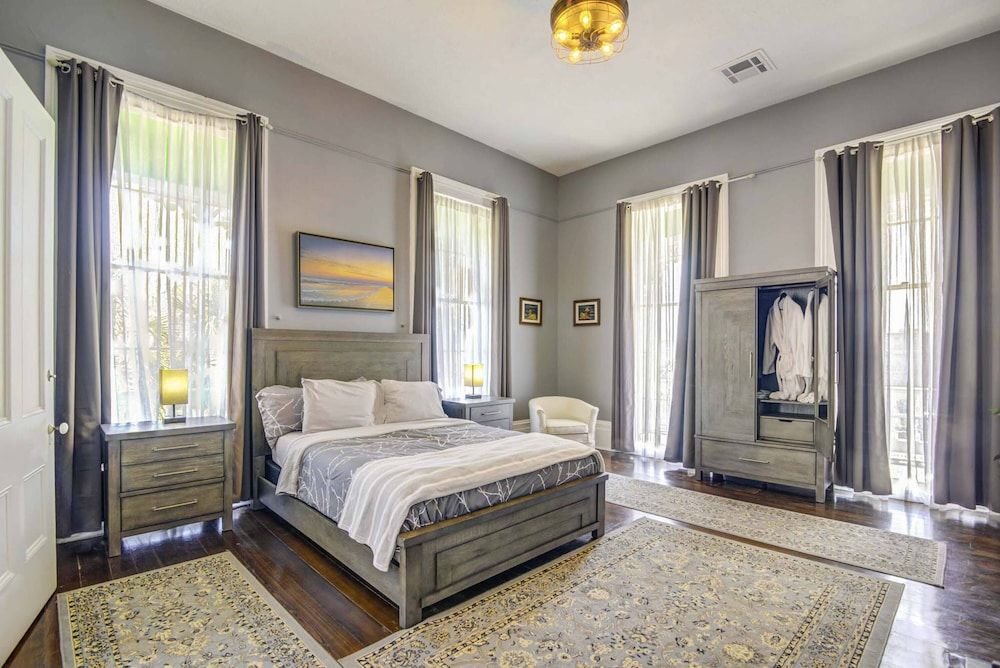 The George Manor The Grey Suite 5