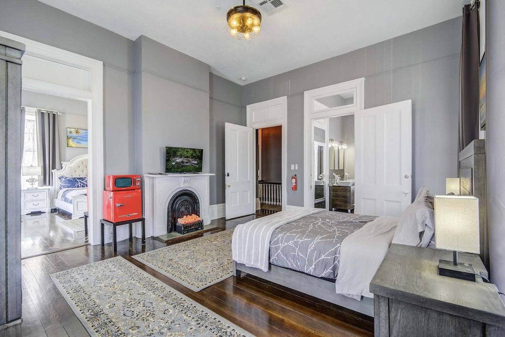 The George Manor The Grey Suite 4