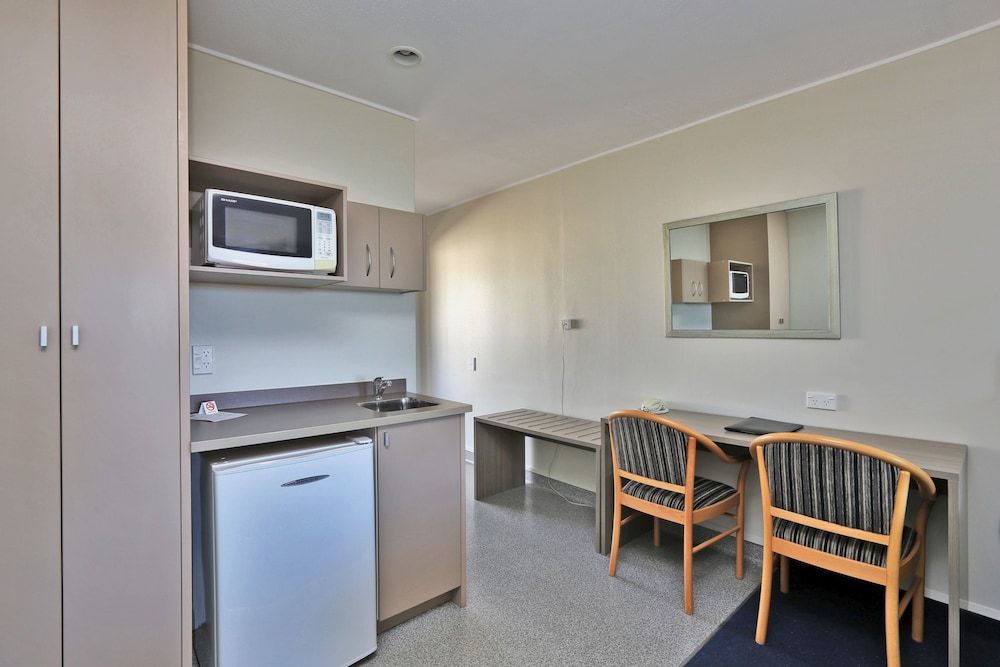 Edgewater Motor Lodge Twin Studio Unit Upstairs - Ocean View 6