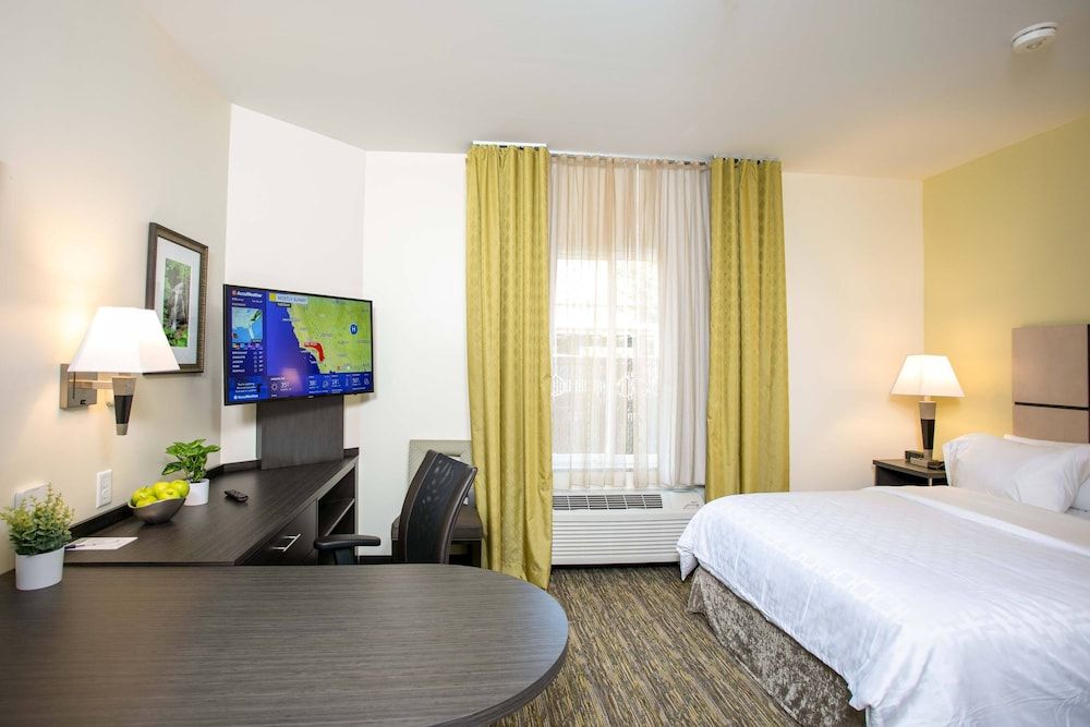 Studio Suite, 1 Queen Bed, Accessible (Accessible Tub)