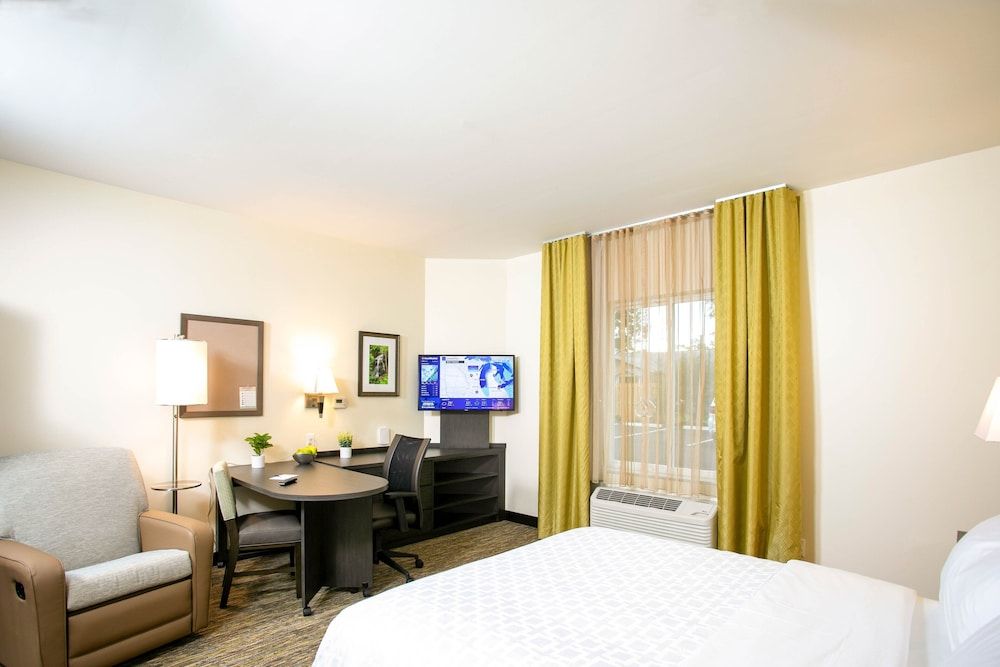 Studio Suite, 1 Queen Bed
