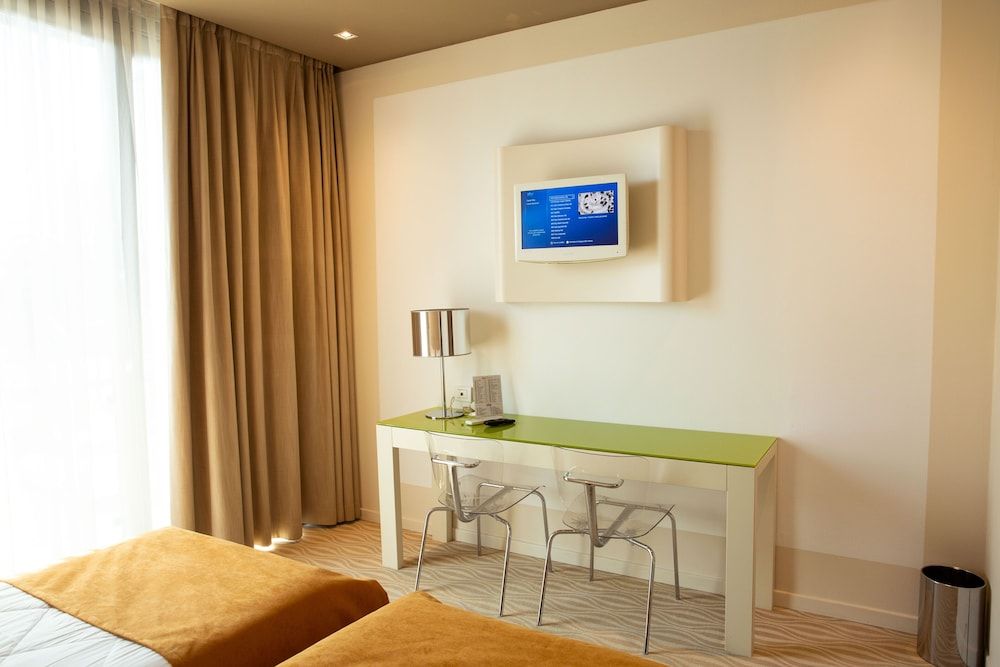 One Hotel & Restaurant Standard Twin Room 5