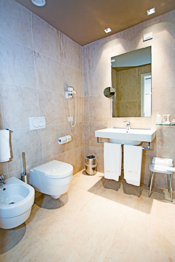 One Hotel & Restaurant Standard Single Room 4