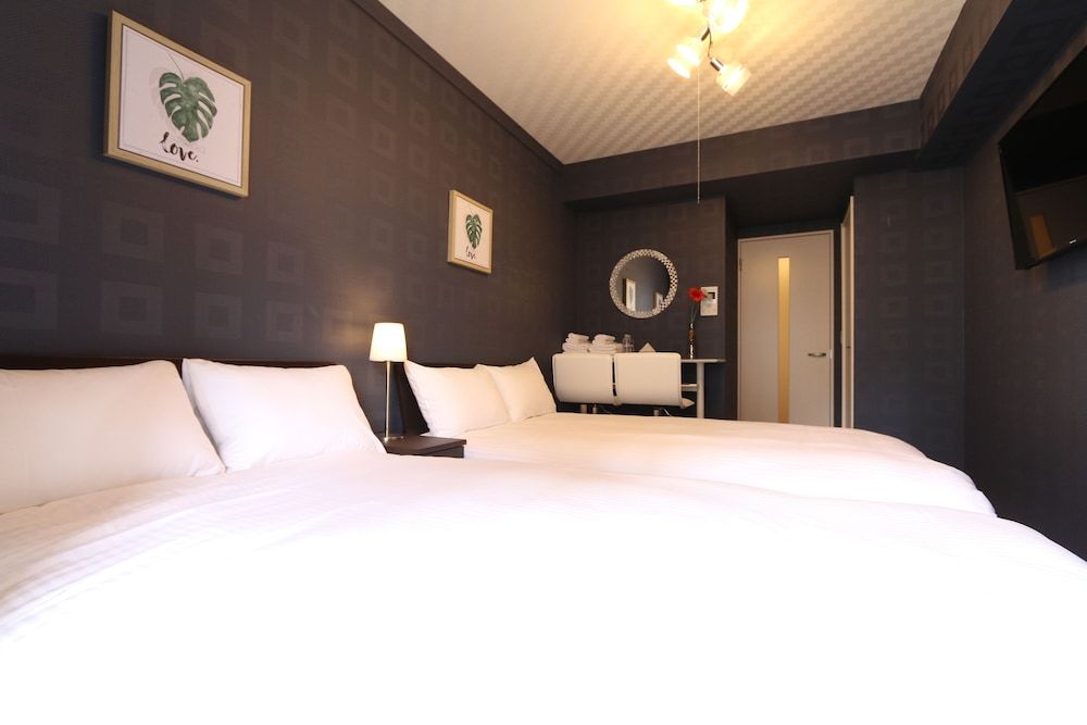 Elizabeth Garden Shinsaibashi Standard Double Room (SS73) 2