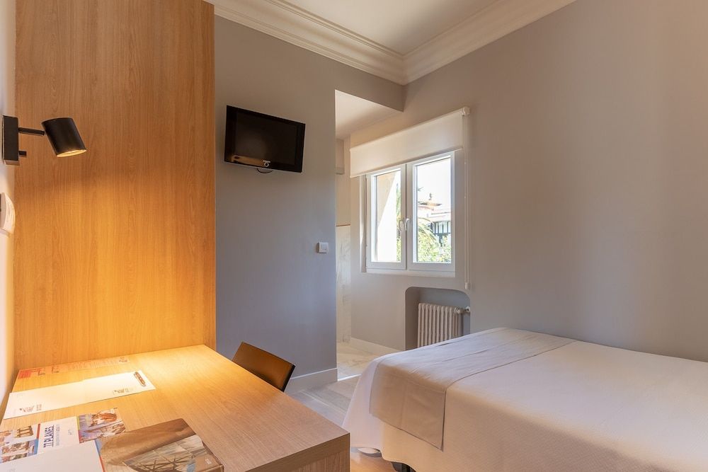 Hotel Artaza Single Room 3