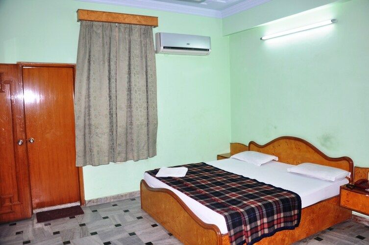 Deluxe Ac Double Bed Room