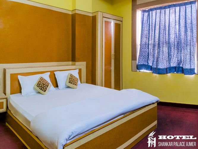 Deluxe Ac Double Bed Room