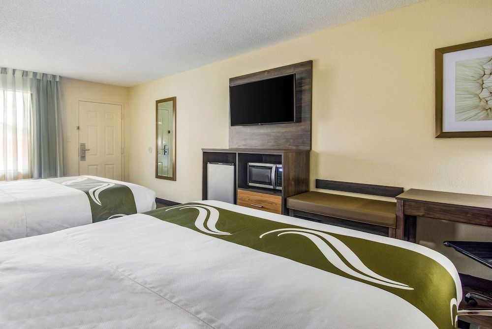 Quality Inn & Suites Lake City Standard Room, 2 Queen Beds, Non Smoking 3