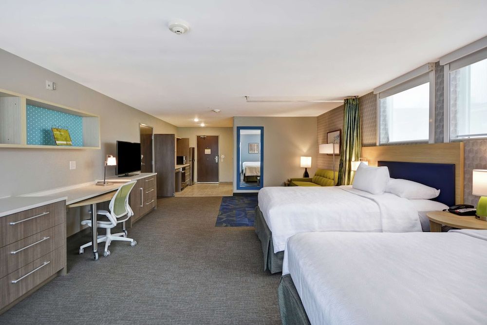 Studio, 2 Queen Beds, Accessible, Bathtub