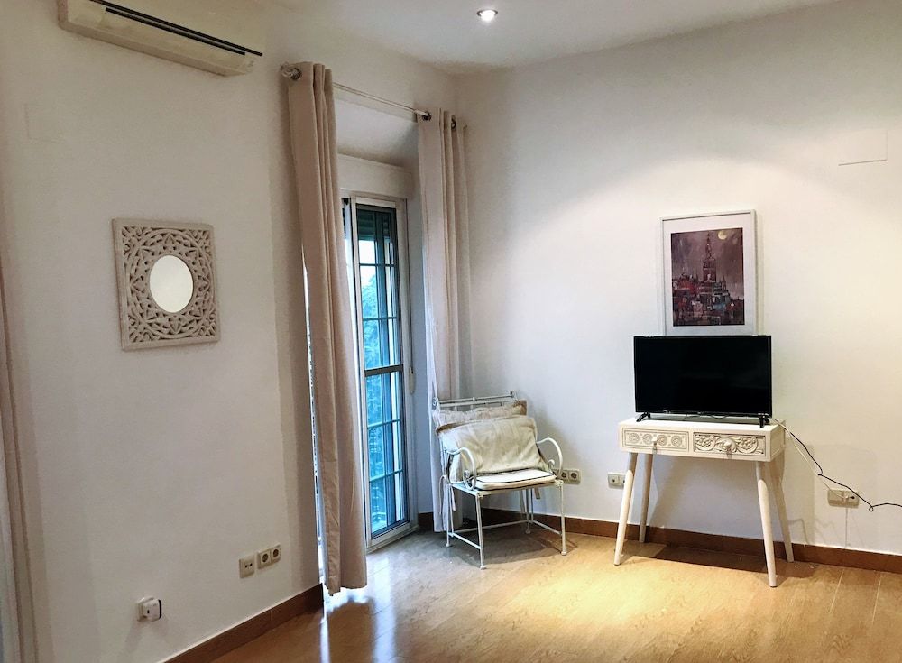 Triana Luxury Home Economy Double Room 10