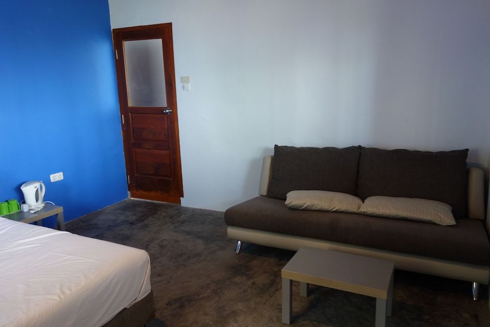 Pulau Weh Paradise Deluxe Double Room, 1 King Bed, Partial Ocean View, Beachside 4