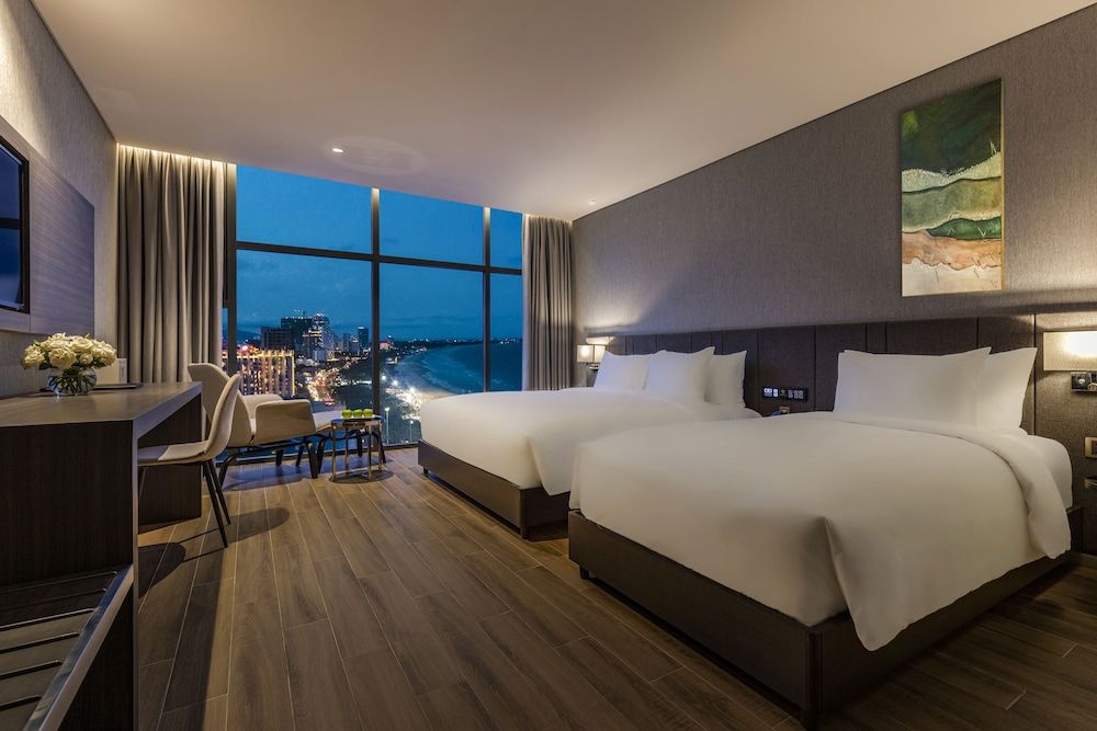 Deluxe Triple Room, Partial Ocean View